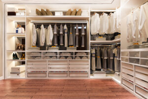 Design a Dream Walk-In Closet with Stylish and Space-Saving Solutions